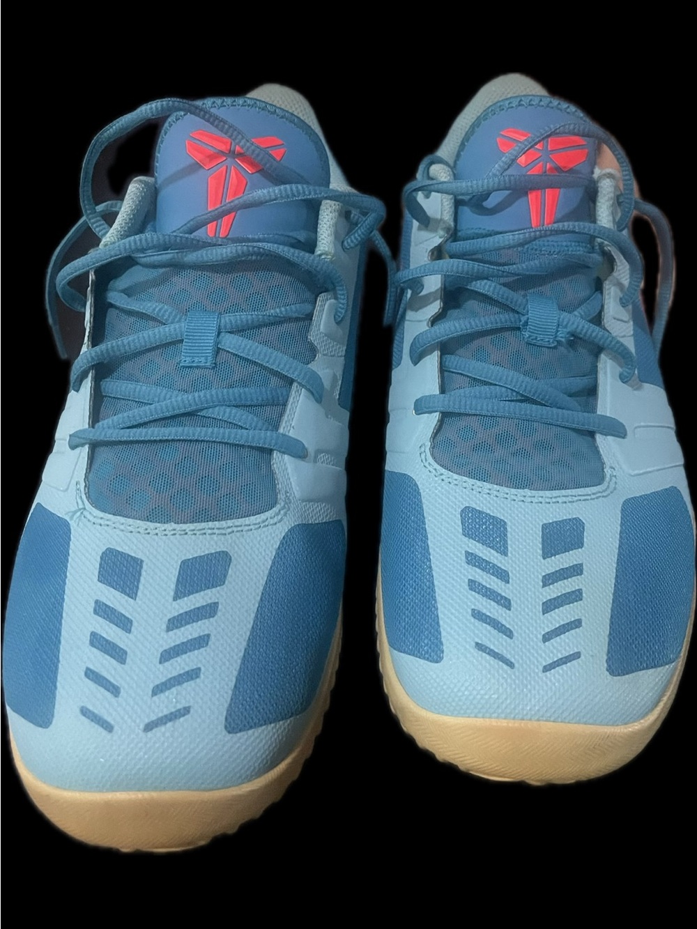 Nike Blue and Coral Kobe Low-Top Basketball Sneakers